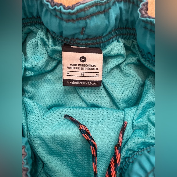 Nike Boys Swim Trunks Built In Briefs Pockets Drawstring Logo Sz Med - Picture 4 of 4